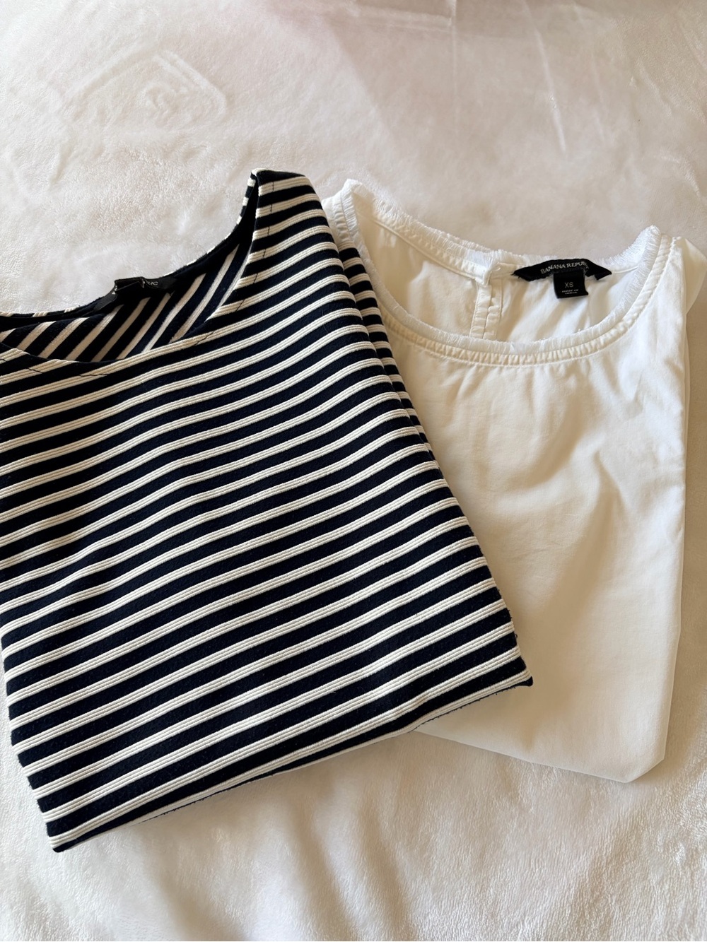 Bundle Banana Republic Black & White Striped Top & White Crewneck Top, Size XS